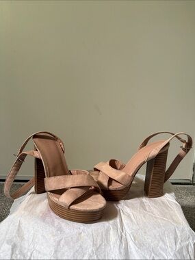Forever 21 Blush Tan Platform block heel